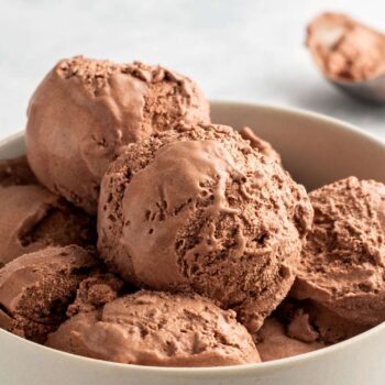Gelado caseiro de chocolate