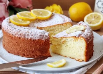 Bolo de requeijão e iogurte