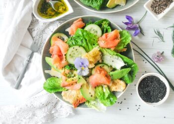 Salada de salmão fumado