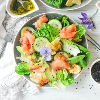Salada de salmão fumado