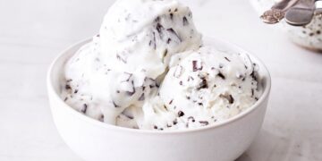 Gelado de stracciatella caseiro