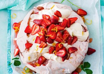 Pavlova de morango