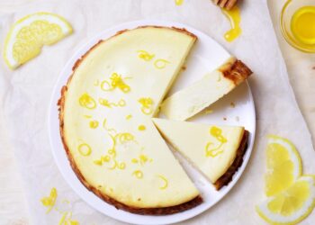 Cheesecake de mel, limão e natas