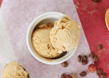 gelado de avelã e café