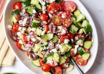 Salada mediterrânica de pepino