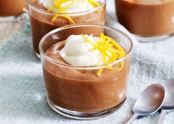 Mousse cremosa de chocolate e laranja