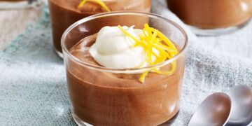 Mousse cremosa de chocolate e laranja