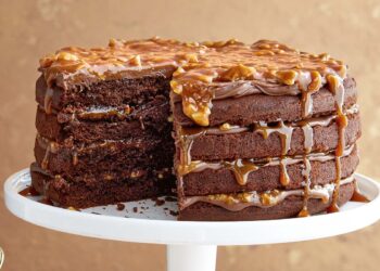 bolo de chocolate e caramelo salgado