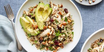 Salada fresca de quinoa e abacate