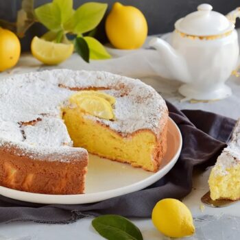 Bolo de limão e natas
