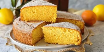 Bolo de cenoura e laranja