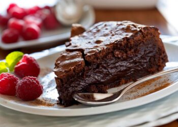 Bolo mousse de chocolate