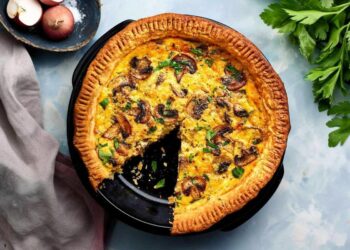 Quiche de fiambre, cogumelos e espinafres