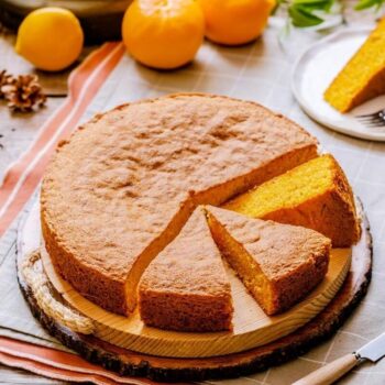 Bolo de cenoura com leite condensado