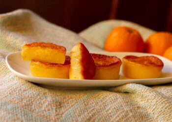 Queijadas de laranja e queijo fresco