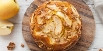 Bolo de maçã e nozes