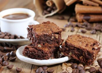 Brownies de chocolate e café