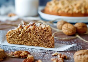 Bolo de café e nozes