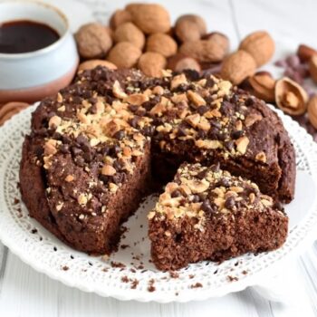 Bolo de chocolate com frutos secos