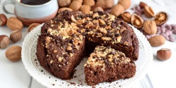 Bolo de chocolate com frutos secos