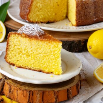 Bolo de limão e canela