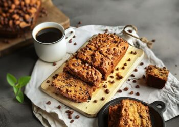 Bolo de banana com pepitas de chocolate