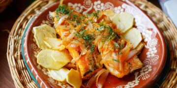 Bacalhau no forno com cebolada