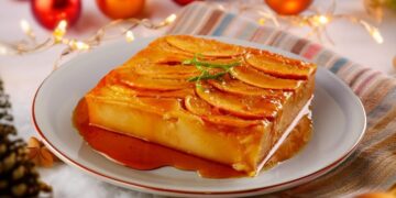 Pudim de pão com maçã e canela
