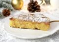Bolo de requeijão com crocante de amêndoa