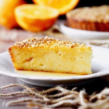 Bolo de laranja e mel com calda