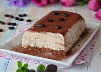 Semifrio de café e bolacha