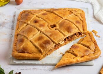 Empanada galega de atum