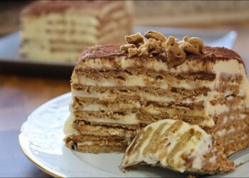 Bolo de bolacha com mousse de chocolate