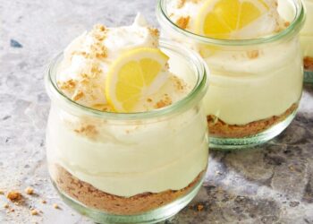 Mousse de limão com bolacha maria