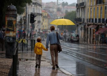 Chuva regressa em força a Portugal: saiba quando e onde vai chover mais