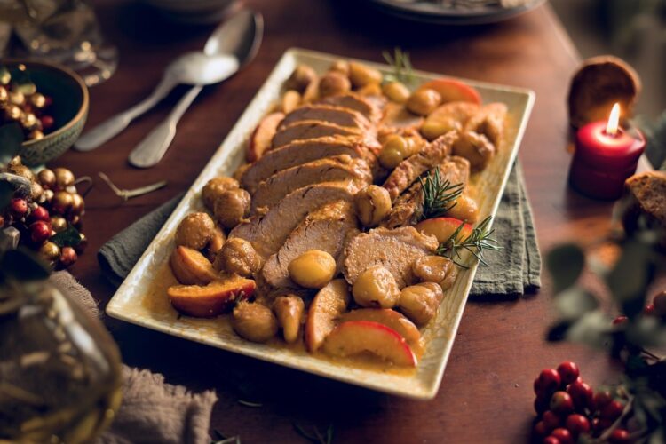 Lombo de porco recheado com castanhas e maçã