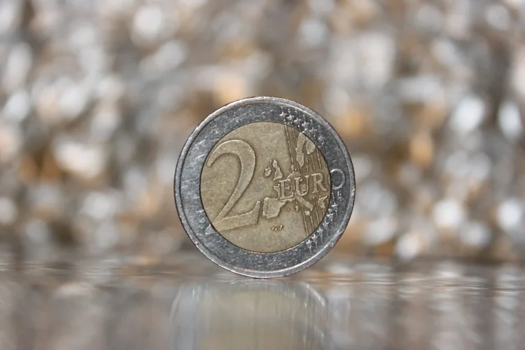 Moedas raras que valem entre 100 e 4.500 euros: tem alguma em casa?