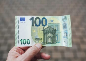 Euro digital está quase a chegar: será o fim do dinheiro normal e dos cartões multibanco?