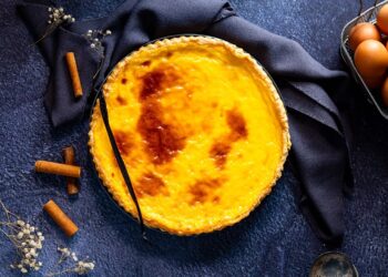 Tarte pastel de nata: o sabor tradicional em versão caseira (e gigante)