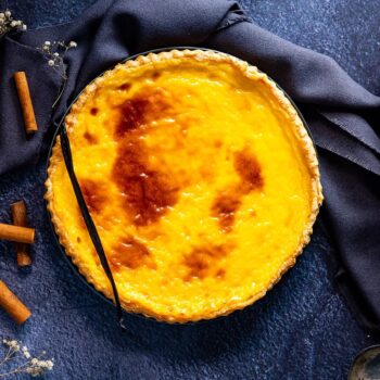 Tarte pastel de nata: o sabor tradicional em versão caseira (e gigante)