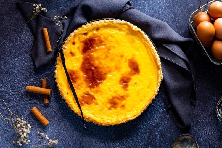 Tarte pastel de nata: o sabor tradicional em versão caseira (e gigante)