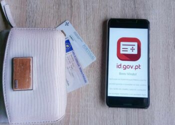 Documentos no telemóvel? Saiba como usar a app gov.pt em segurança