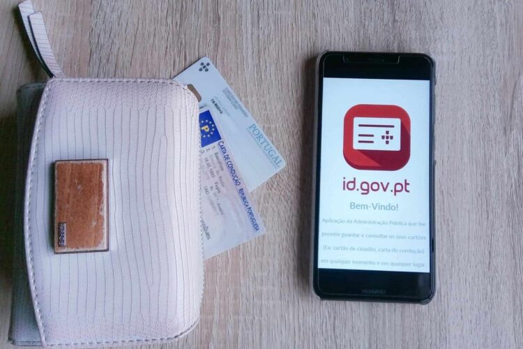Documentos no telemóvel? Saiba como usar a app gov.pt em segurança