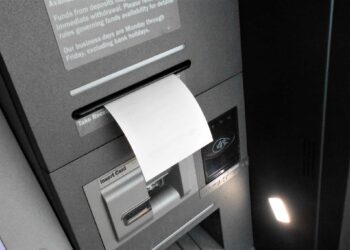 A "burla do talão esquecido" no multibanco está de volta: saiba como se proteger