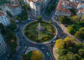 Sabe mesmo circular numa rotunda? Estas falhas podem valer multas pesadas e pontos perdidos na carta de condução