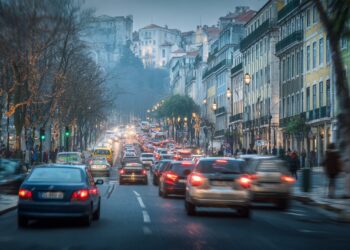 Se tem 60 anos e carta de condução esta regra vai obrigá-lo a pagar 27€