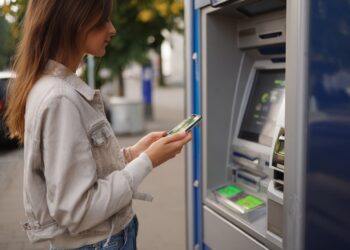 Levantar dinheiro no multibanco sem cartão? Saiba como funciona e quando pode ser útil