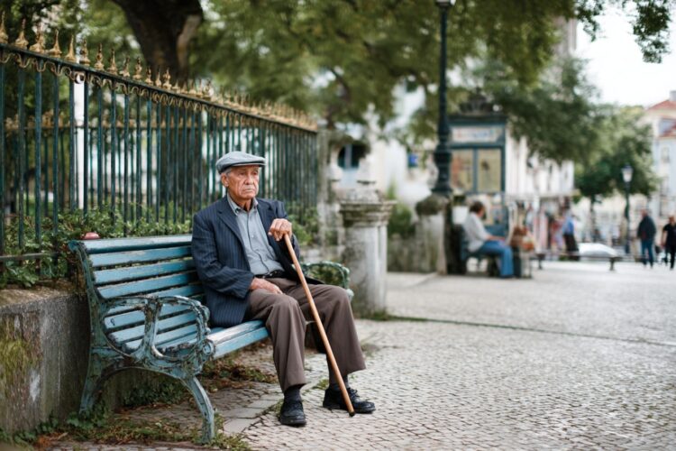 Pensão social de velhice: como ter acesso mesmo sem nunca ter descontado para a Segurança Social