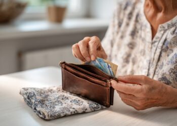 Segurança Social antecipa pagamentos de subsídios e pensões no Natal: saiba quando recebe