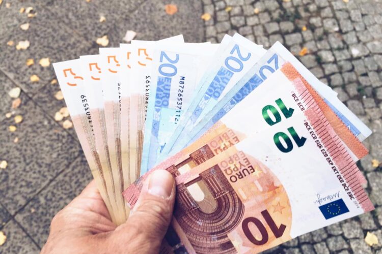 E se o sistema falhar? O Banco Central Europeu explica quanto dinheiro deve guardar em casa